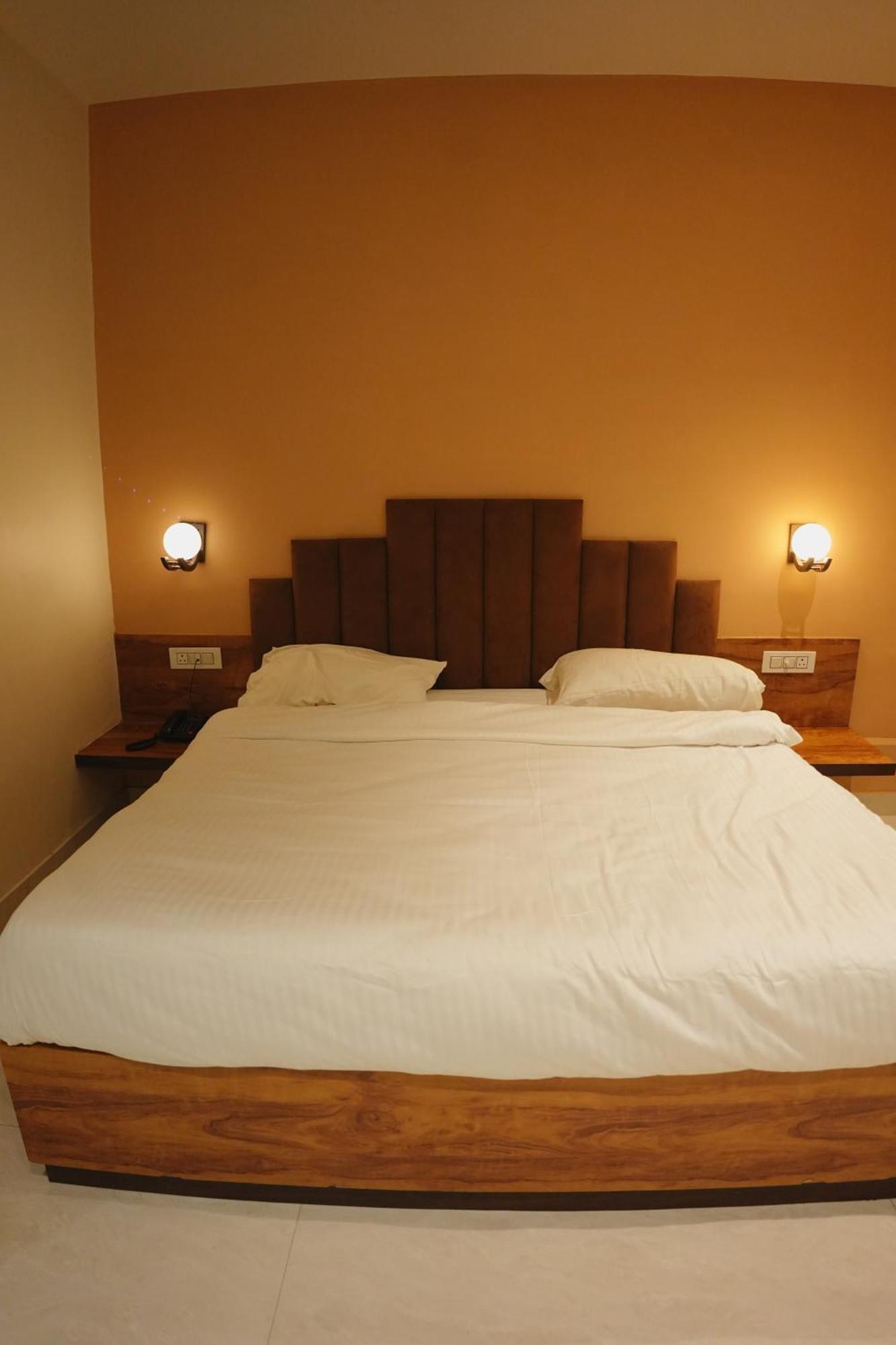 The Krati Resort & Convention Centre Bareilly Luaran gambar